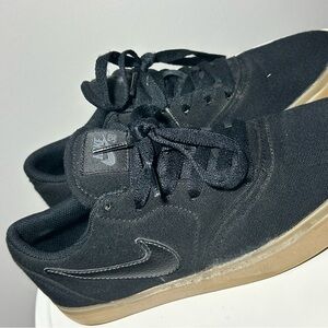 Nike Men's Black and Tan Canvas Sneakers Nike SB Check Canvas GS